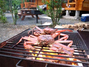 カニの網焼きの写真